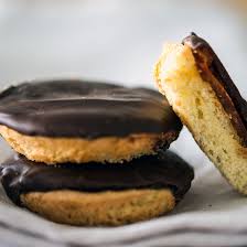 6. Ars nova notation = Jaffa cakesThere's the balance, there's the contrast, there's the depth, there's a tiny hint of darkness. This notation (and this biscuit) has it all.