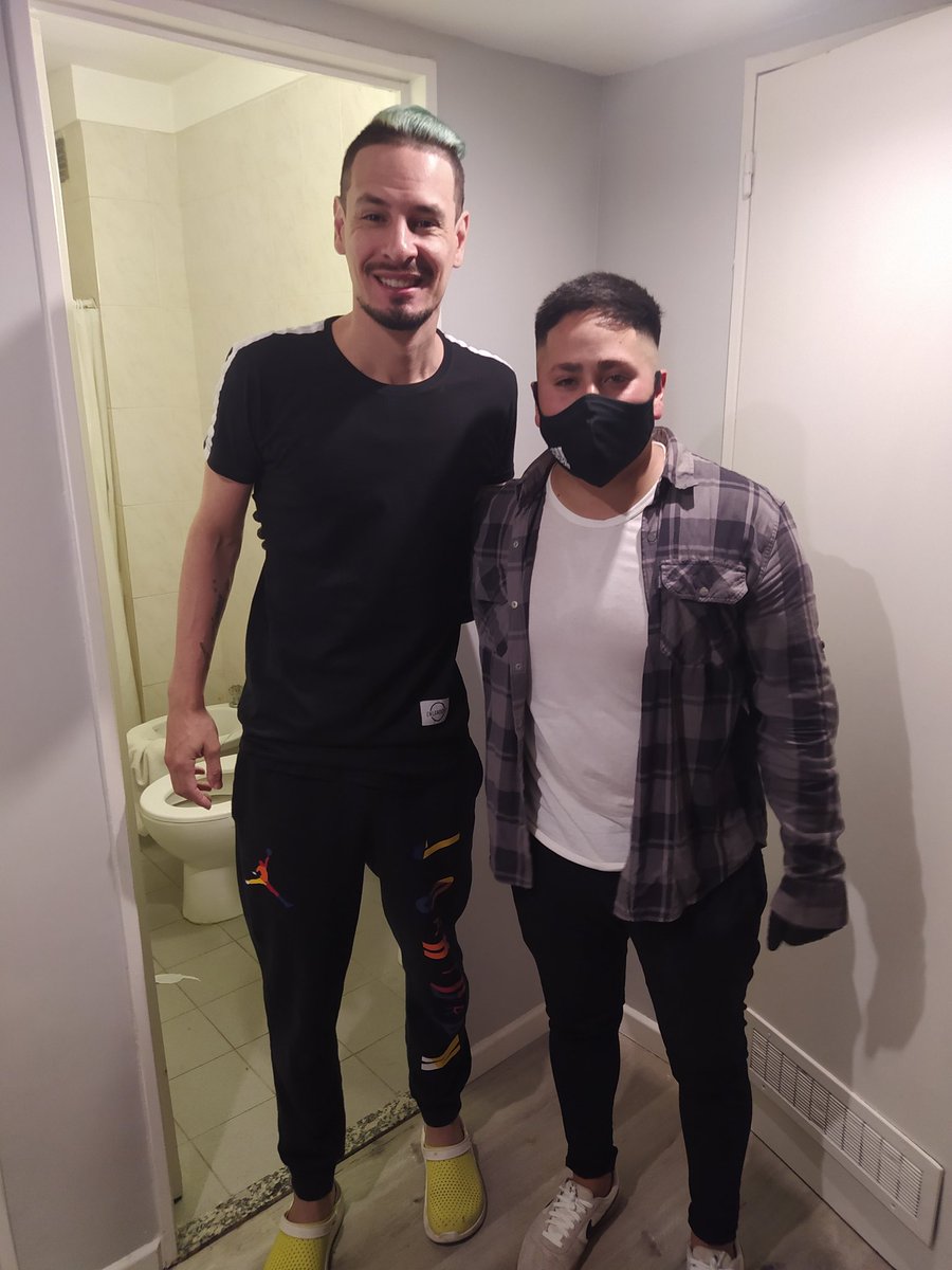 _leandroluna's tweet photo. Un genio @RTapari me recibió para cortarle el pelo el viernes antes de su show en mardel!! muchas gracias crack🙌 https://t.co/kUVwNasNEk