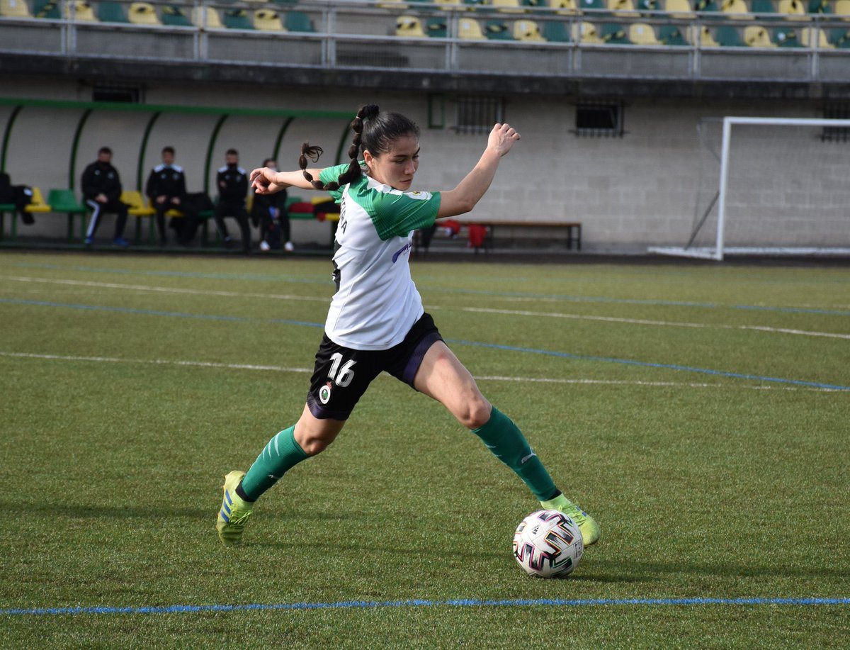 infosportsec1's tweet photo. ¡Ecuatorianas 🇪🇨 en el #RetoIberdrola🇪🇸!
👉🏽#Collerense con Andrea Vera de titular venció 2-1 al #Seagull.
👉🏽 #Cáceres con Manoly Baquerizo de titular, empató 1-1 frente a #JuanGrande.
👉🏽 #Racing con Ligia Moreira de titular, empató 1-1 frente al #RealOviedo.
#InfoSports https://t.co/KjkcYem2Zn