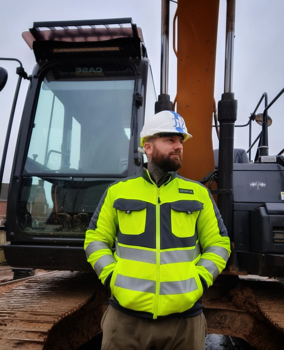 RegattaWorkwear's tweet image. @Cornwall_360operator always looks the part in his Tactical Threads 👌 ⁠wearing the Tactical Hi Vis Stretch Jacket &amp;gt; bit.ly/hi-vis-stretch…

#TacticalThreads #HiVis #construction