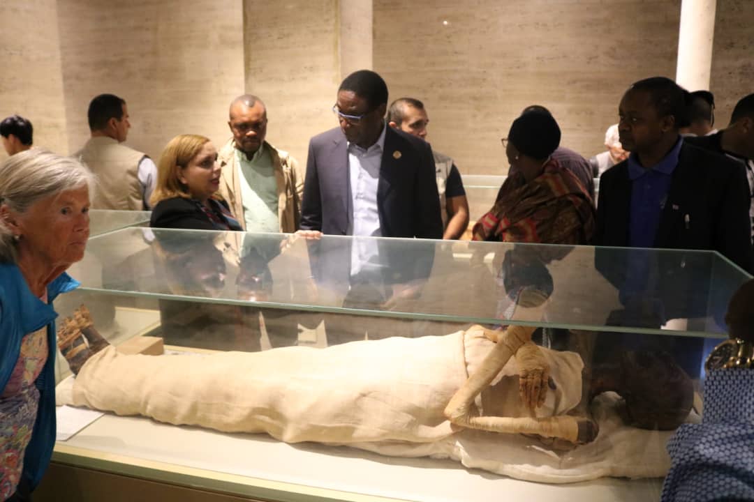 Pour José Do Nascimento, aujourd'hui, à l'heure où les politiques du développement ont conduit les sociétés africaines dans l'impasse il est temps que les acteurs politiques africains se tournent enfin vers les politiques d la renaissance africaine élaborées par Cheikh Anta Diop