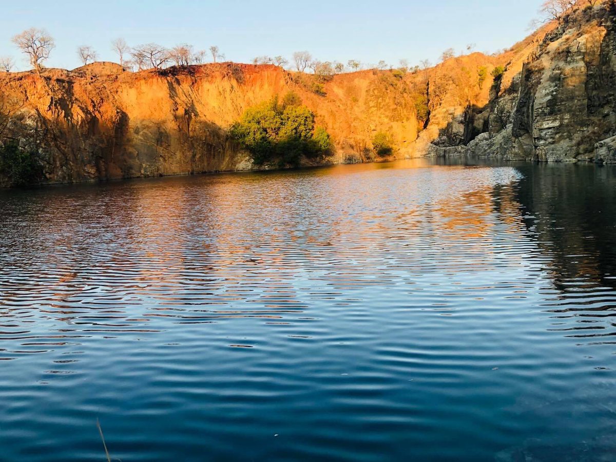 pamushana_'s tweet photo. Who else misses going out on a day trip? 
We could make Mutorashanga Green Pools our first day trip destination once the lockdown is over. Just keep your $20 and get ready to book your seat. 

#TravelTainment 
#redmarketsunday 
@iMisred https://t.co/lxNaumKJHo