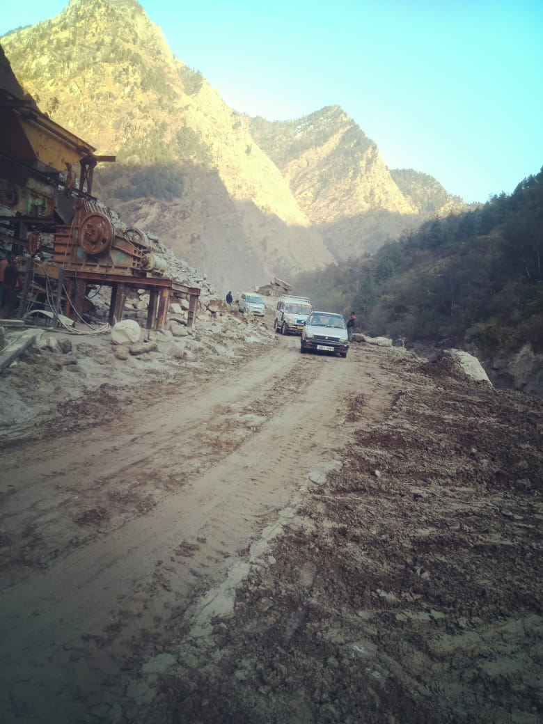 BROindia's tweet photo. BRO always in Action - Rd  Rishikesh -Joshimath-Mana which was blocked at Hathipahad due to flash flood in Dhauli Ganga has been reopened for tfc by BRO by late aftrnoon today after quick rd clearance op. @ANI @ukcmo @aajtak @adgpi @PMOIndia @nitin_gadkari @Gen_VKSingh https://t.co/aEnL3rPPLs
