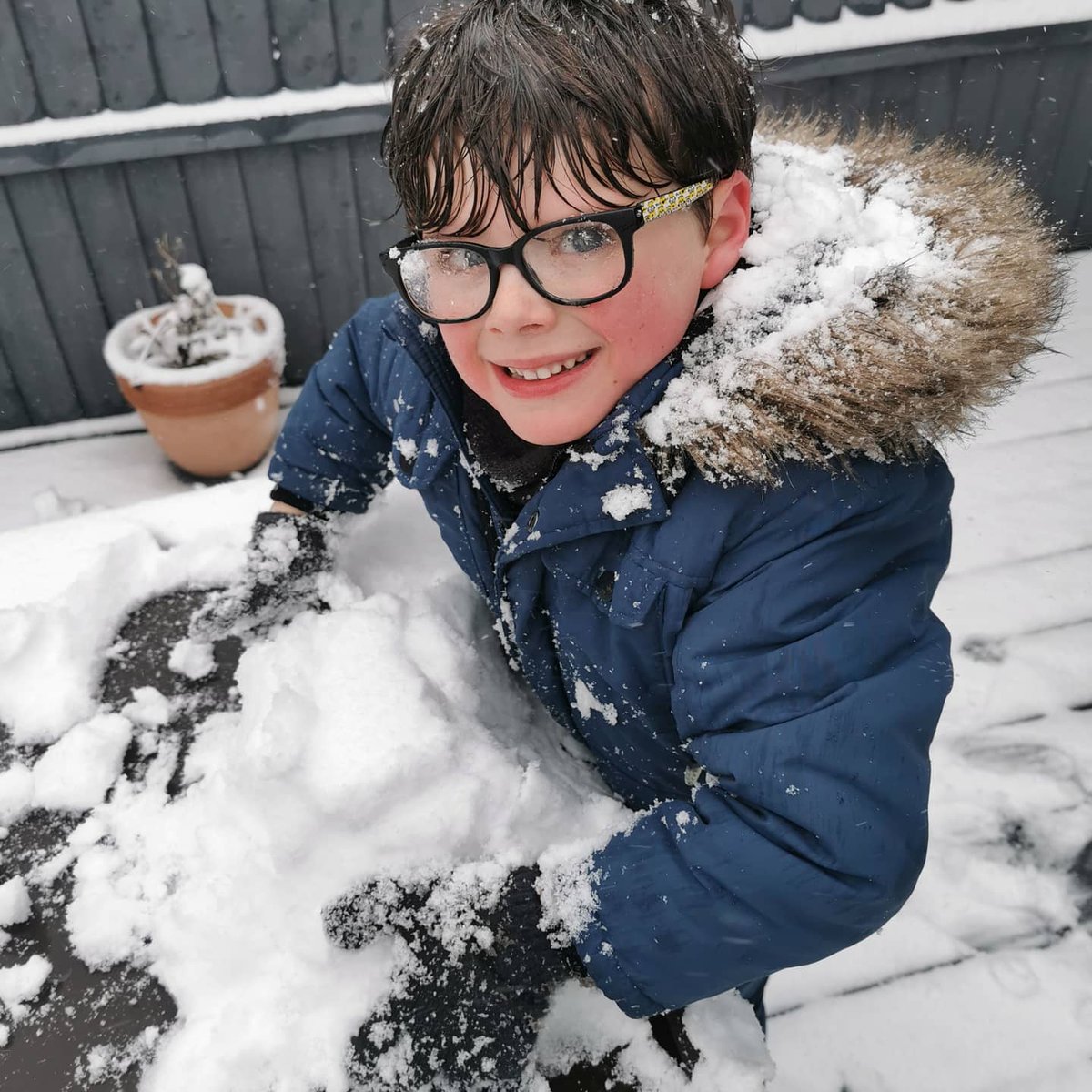 The snow making everything a little bit bearable again just for a little while #SnowStorm2021