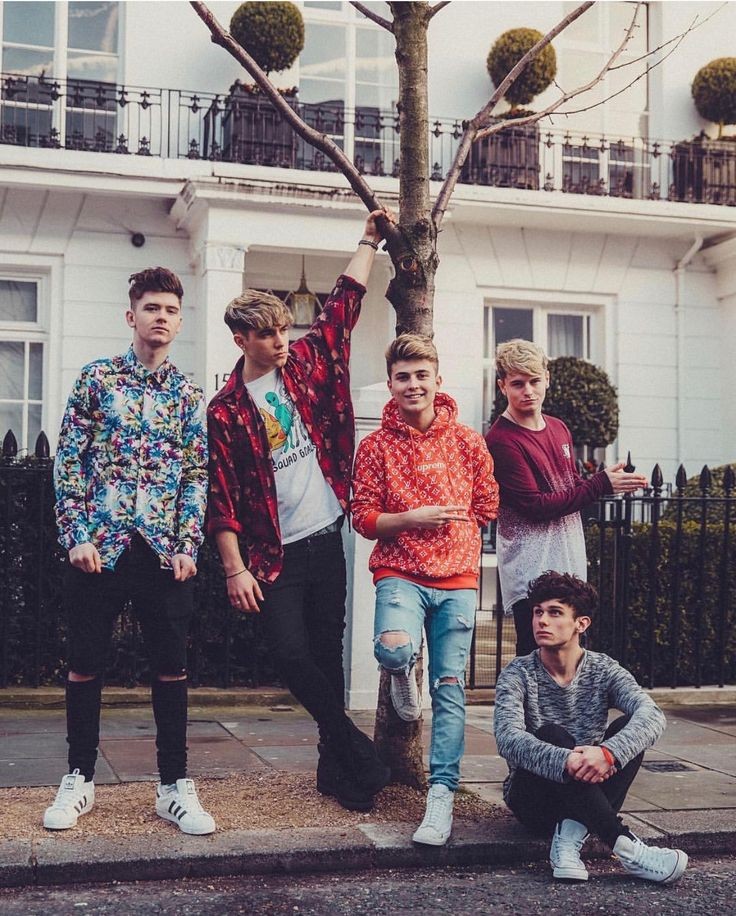Lulkaa03's tweet photo. Can we stop for a while and look how gorgeous they are? 
#roadtriptv #roadiesrevolution https://t.co/9MECjPbBwC