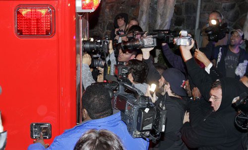 BritneyHiatus's tweet photo. The fact that nobody did anything. 
WE ARE SORRY BRITNEY https://t.co/bMMA3I4nnb