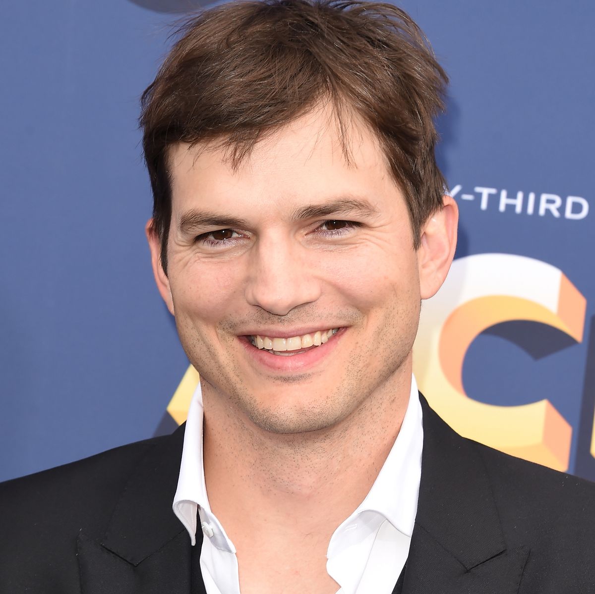 Happy Birthday dear Ashton Kutcher! 