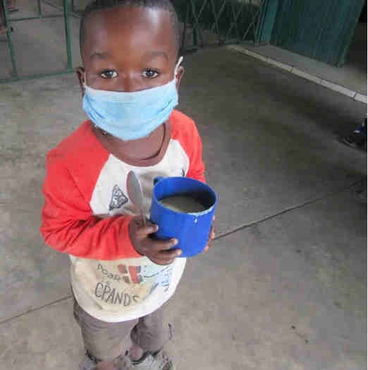 FundWorldwide's tweet image. #PartnerUpdate from Villages of Hope in Africa
At VOH Kitwe our school feeding program provides both educational &amp;amp; health benefits for our children. For this reason, we always continue to run the program, even during school breaks...