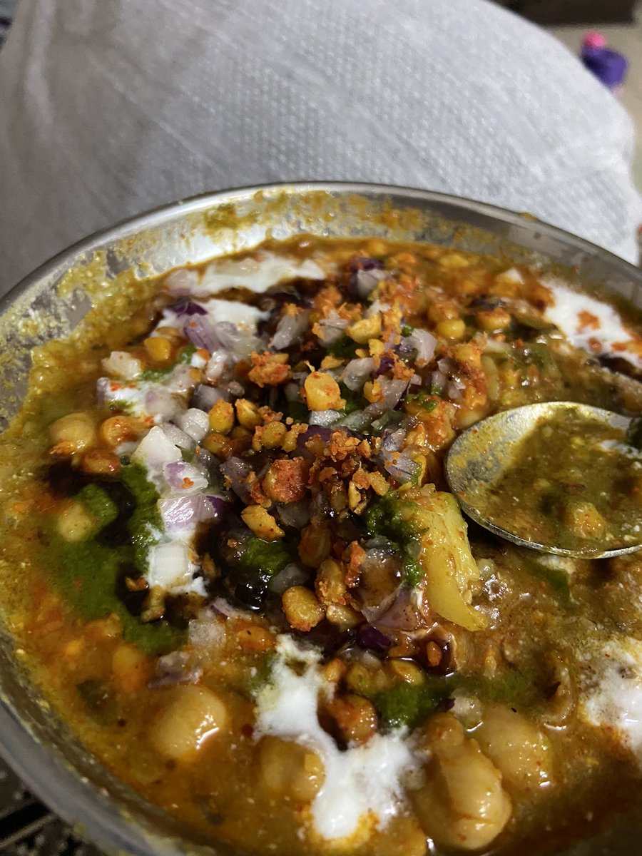 _party_princess's tweet photo. Nothing, and I mean, nothin beats desi junk food... https://t.co/MyEWUn8GCu