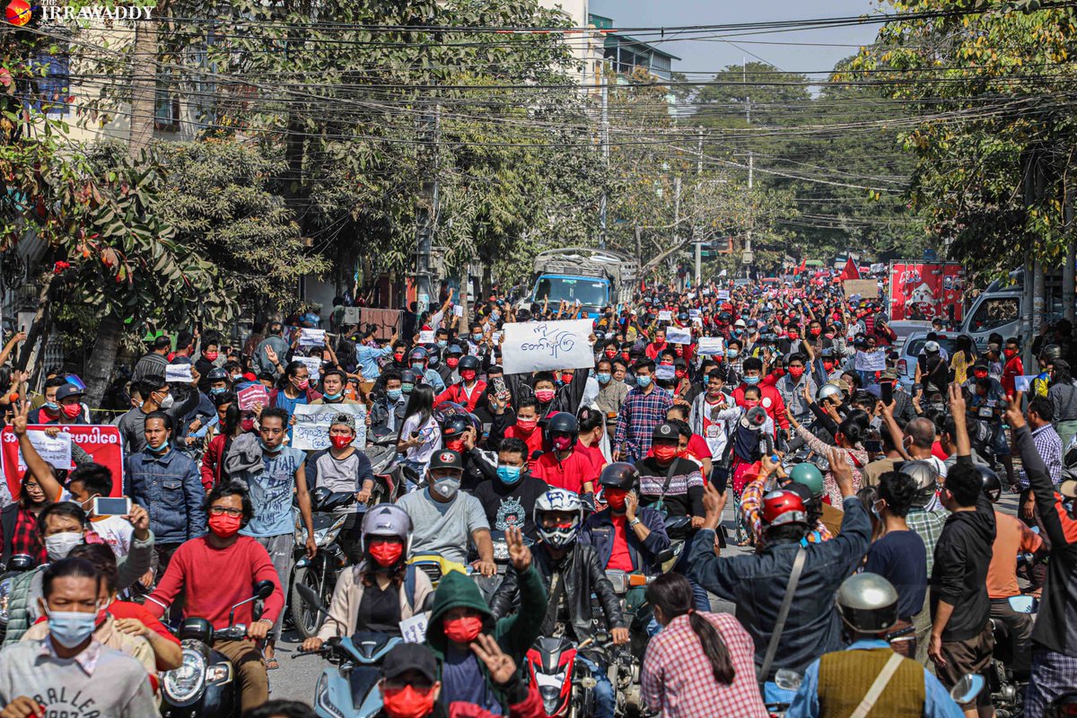 IrrawaddyNews's tweet photo. In Pictures: Residents of Mandalay take to the streets on foot and motorcycles to protest against the military coup on Sunday. (Photo: The Irrawaddy)
#WhatishappeninginMyanmar https://t.co/pkQ5XANXgp