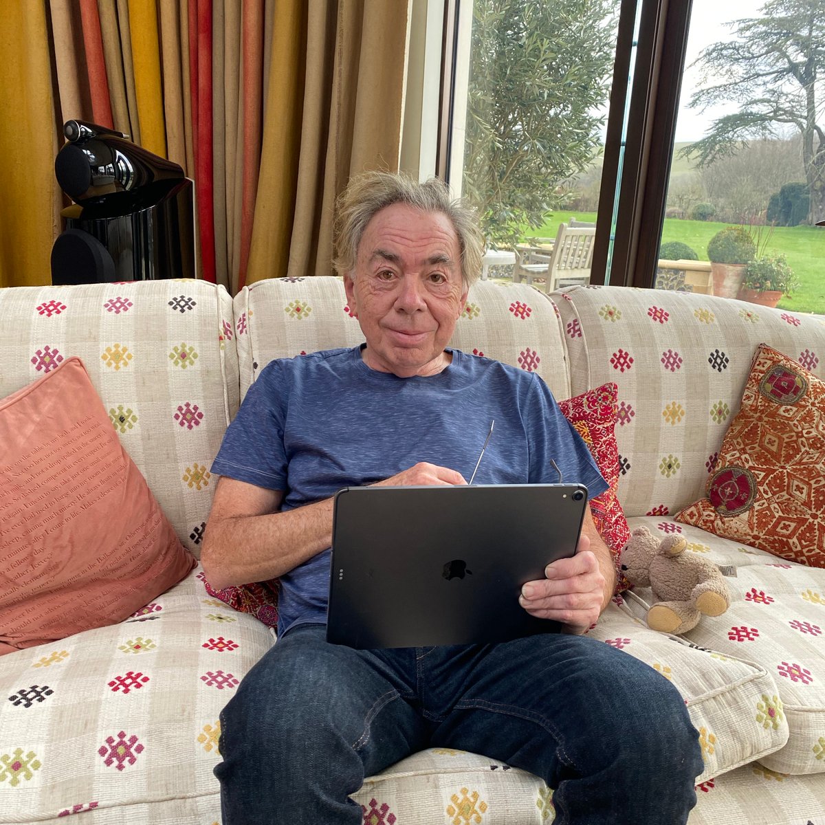 Recorded at the magnificent <a href="/LondonPalladium/">The London Palladium</a>, tonight at 7:40PM GMT 'Musicals: The Greatest Show' will be aired on <a href="/BBCOne/">BBC One</a>. Will you be joining Andrew on Twitter from your sofa this evening?- #TeamALW