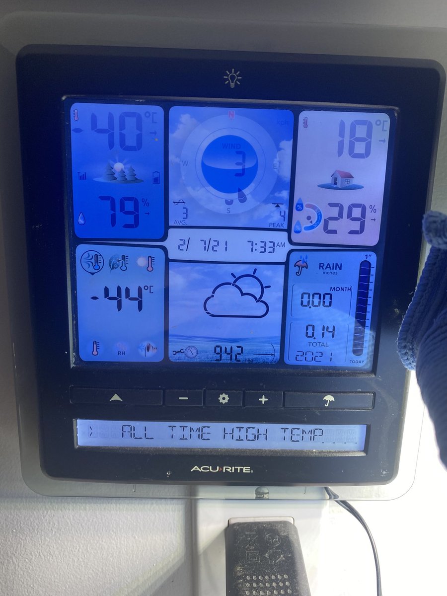 KMeneice's tweet photo. Pine beetles won’t like this. So I have that going for me. #deepfreeze https://t.co/MV4gaoFVUX