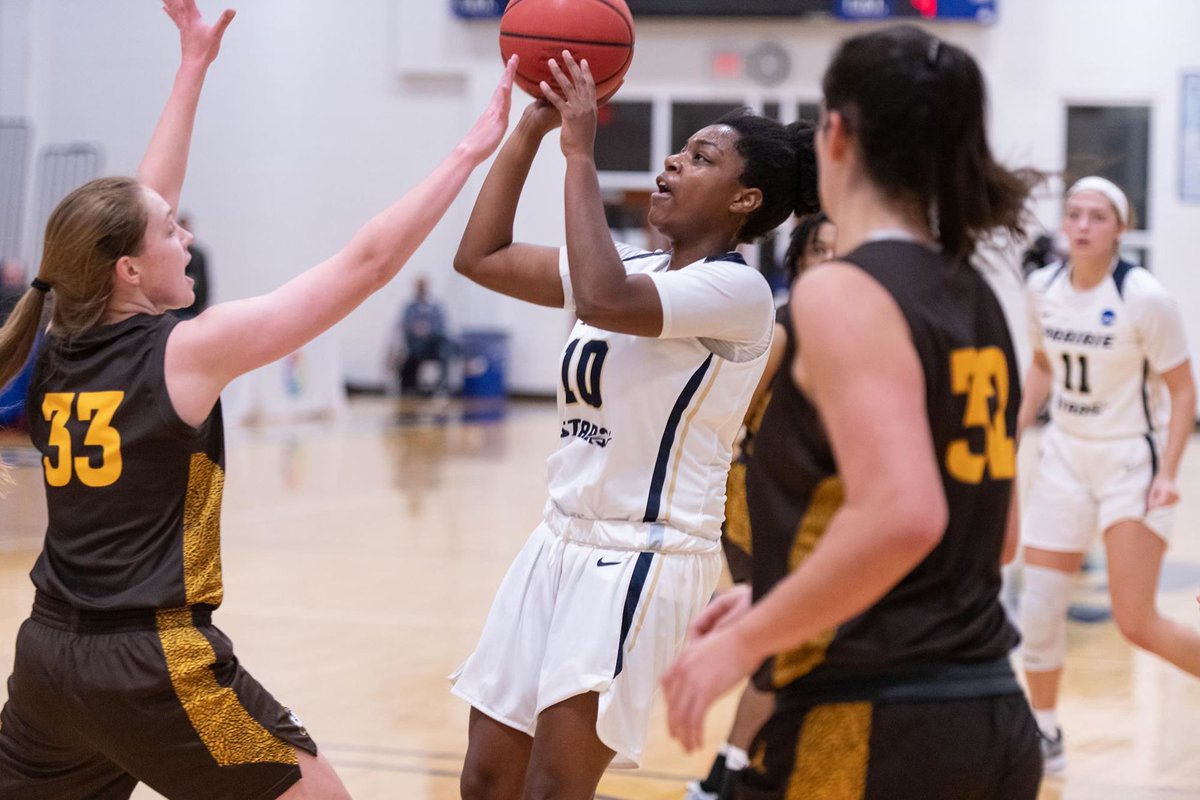 NCAADII's tweet photo. 🚨🏀🗑️🗑️🏀🚨

Illinois Springfield, Quincy shatter✌️#D2WBB records in the Prairie Stars' 100-99 triple OT win: https://t.co/mZ4T3pqP3P. https://t.co/MZMo8Rr1BX