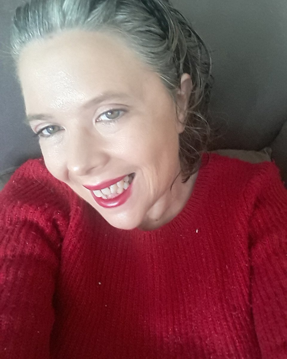 shan_morrison's tweet photo. Let your light shine #Red https://t.co/gql56xeZxG