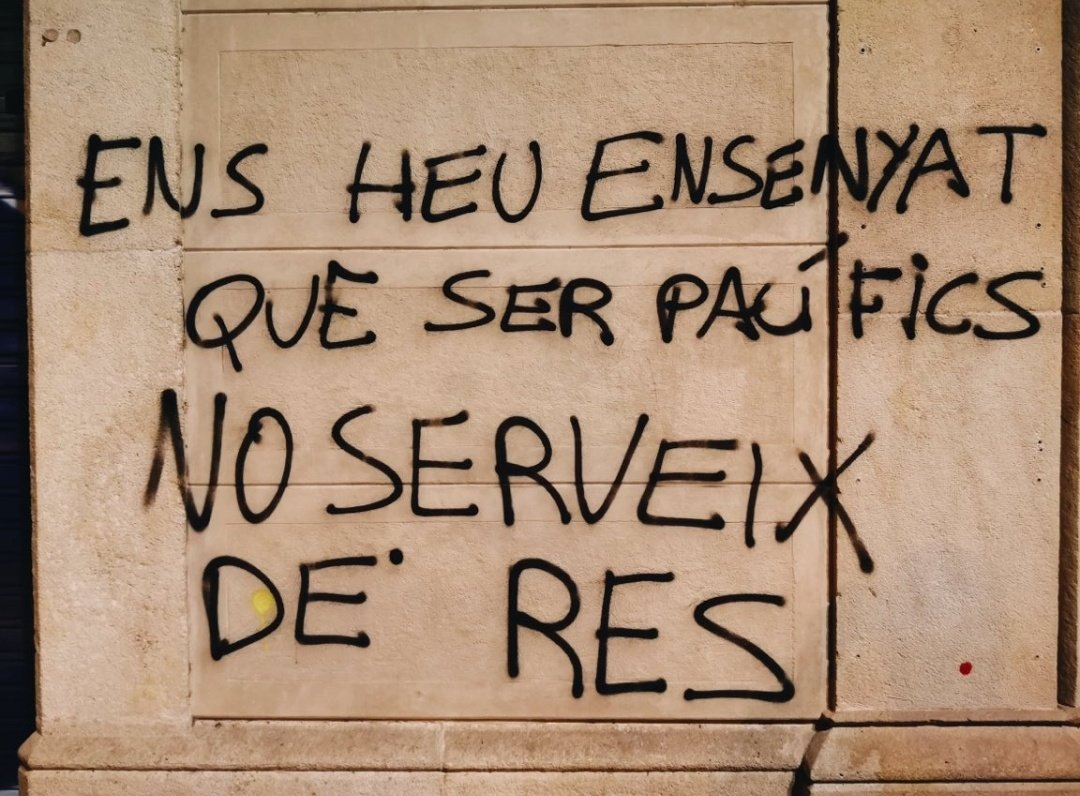 #FuckVox #Antifas #Antifeixisme  #Vic #VicAntifeixista 
Quan la por canvia de bàndol.. tot és possible i res ens fa imparables //*//