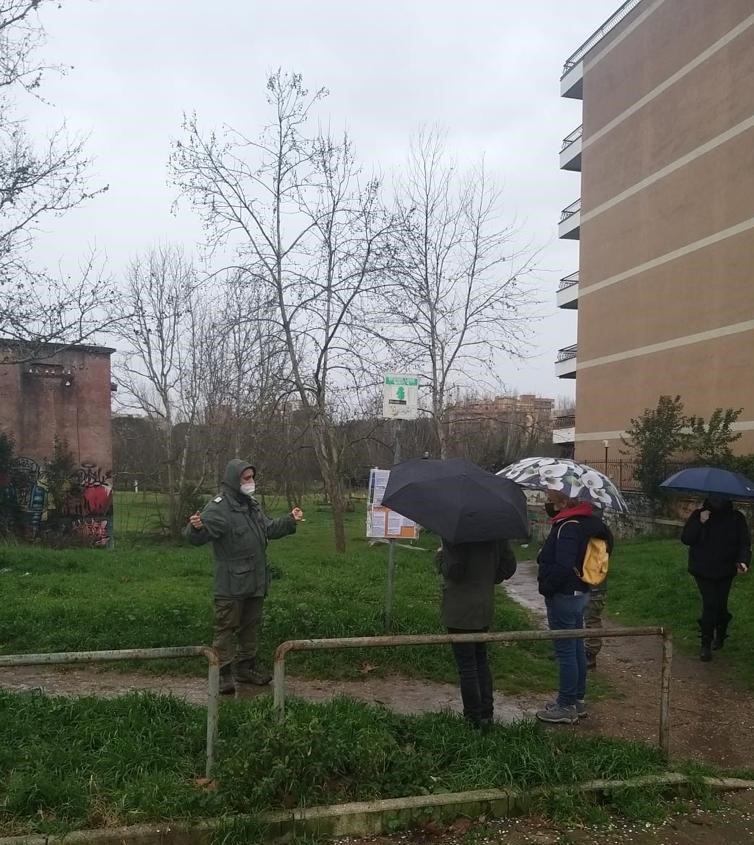 EnteRomaNatura's tweet photo. E se piove? Ci mettiamo lo stesso in cammino, e via si parte con i Guardiparco di RomaNatura anche in una giornata piovosa alla scoperta del Parco Regionale Urbano di #Aguzzano.☔️☔️☔️ https://t.co/eUtNjGYt9g