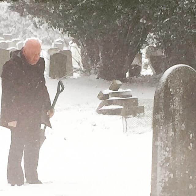 JeffKristian's tweet photo. On set of the @jamescrowfilmuk movie @nightmareon34thstreet today... still plenty of room to hide the bodies... x #jeffkristian #jamescrow #nightmareon34thstreet #filmset #graveyard #churchyard #horrorfilm #christmasmovie #kent #socialdistancing #bloodycold #shovel #hidethebody https://t.co/AJxE9Myxsc