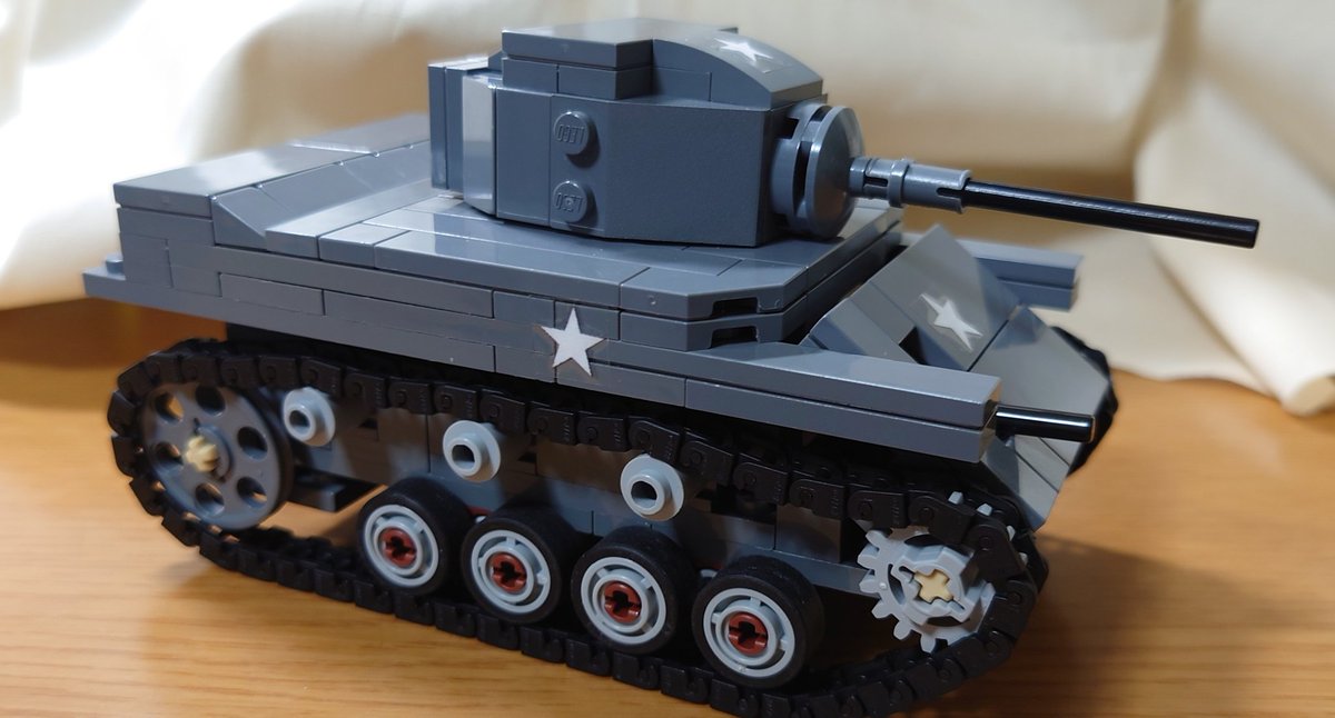 BuilderTank's tweet photo. M5 stuart
初めてのアメリカの戦車を作るので練習用としてつくりました。
M4 shermanとかも作っていきたいですが、ドイツ戦車と違って曲面が多いので難しくなりそうです。
#lego #tank #戦車 #M5stuart https://t.co/X0k72ocQwr