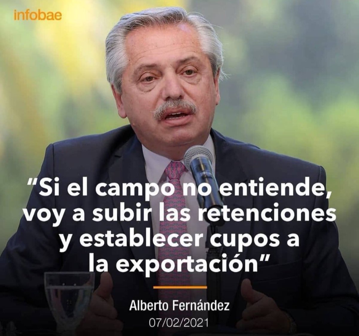 USD 500 vale la soja en Chicago

USD 322 ($29.120) vale en Rosario por las retenciones del 33%

USD 195 ($29.120/149,3) le queda al productor por el cepo

Resumen: el productor recibe 39 dólares de cada 100 que genera... y no hablamos de costos ni de todos los demás impuestos