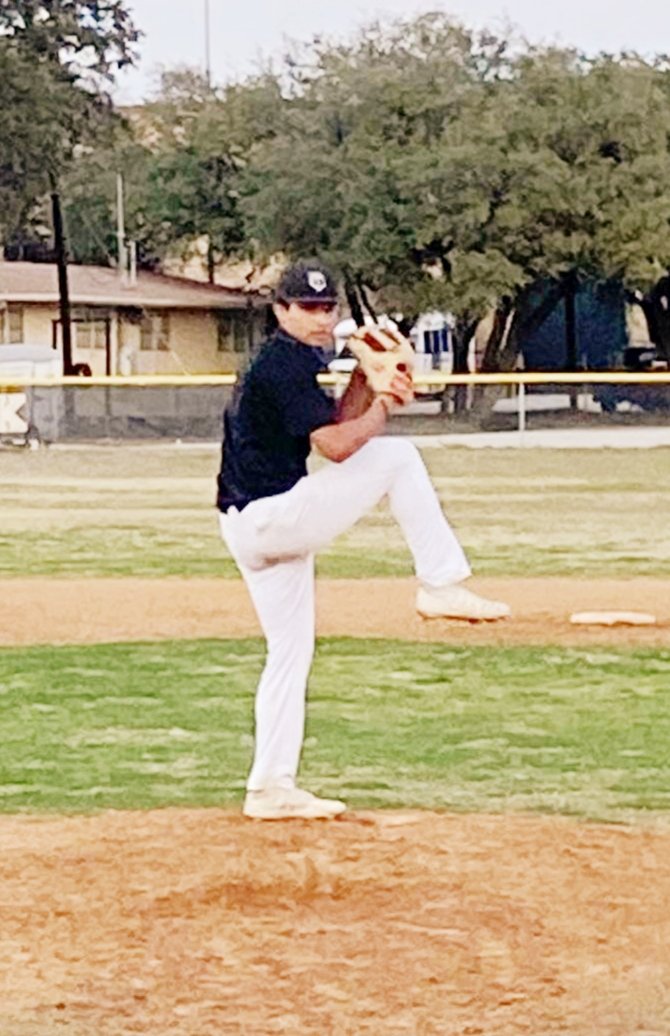 CougarClark's tweet photo. 1️⃣day ......Up next, varsity, freshman, Hector Hernandez @hector34_h, pitcher, Outfield, Favorite Baseball Player: David Ortiz
#classof2024
#hardworkbeatstalent
@maxpreps @NISDClark https://t.co/yx5KPay35z