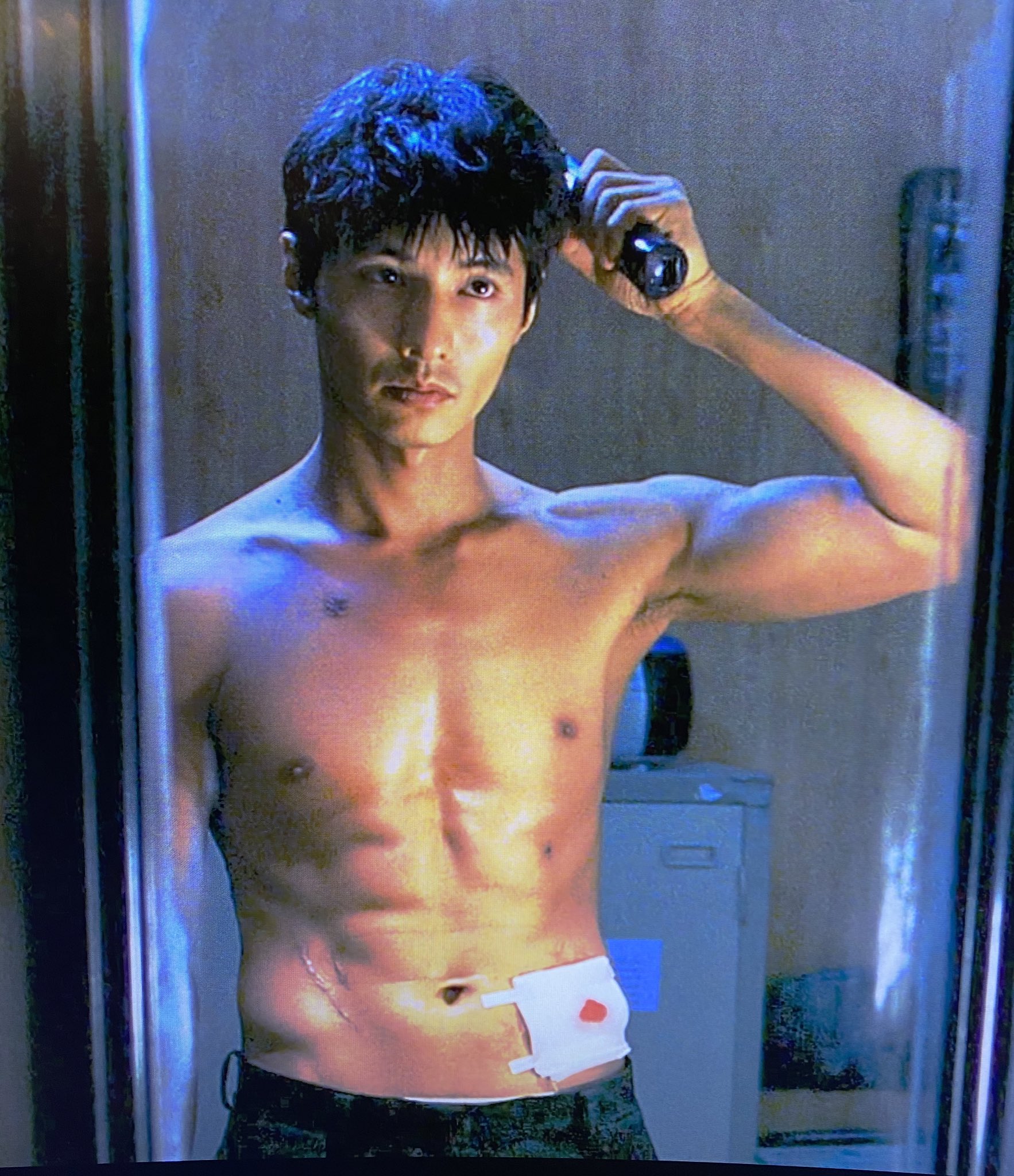 정궁주 三神亮 アジョシ ウォンビンを映画で見るのもブラザーフッド以来なんですが 身体バキバキのイケメンで惚れ惚れするなあ 映画自体も面白かった なんつうか 怒らせてはいけない人を怒らせた挙句皆殺しにされるあたり 韓国版ジョン