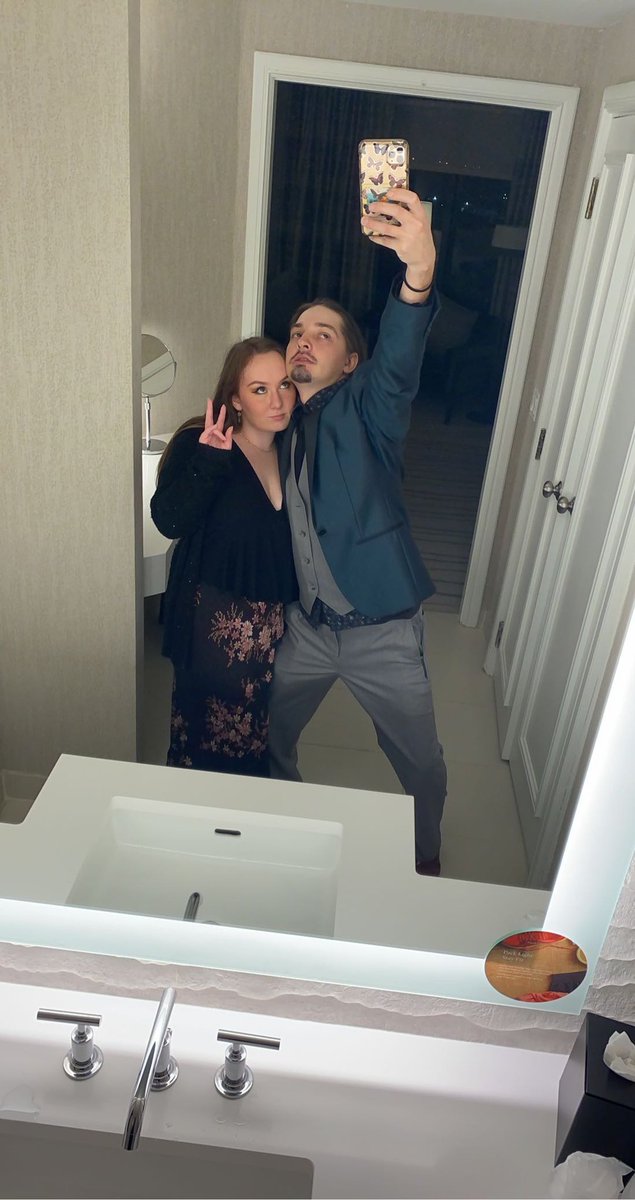 ashthrash798's tweet photo. Birthday weekend with @_addisonf  we had fun lol https://t.co/mtaQRYxsQk