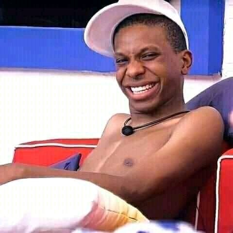 Oque o Lucas fez hj no BBB foi o mesmo que muitas pessoas fazem na vida ...

Desistir por pressão 😓