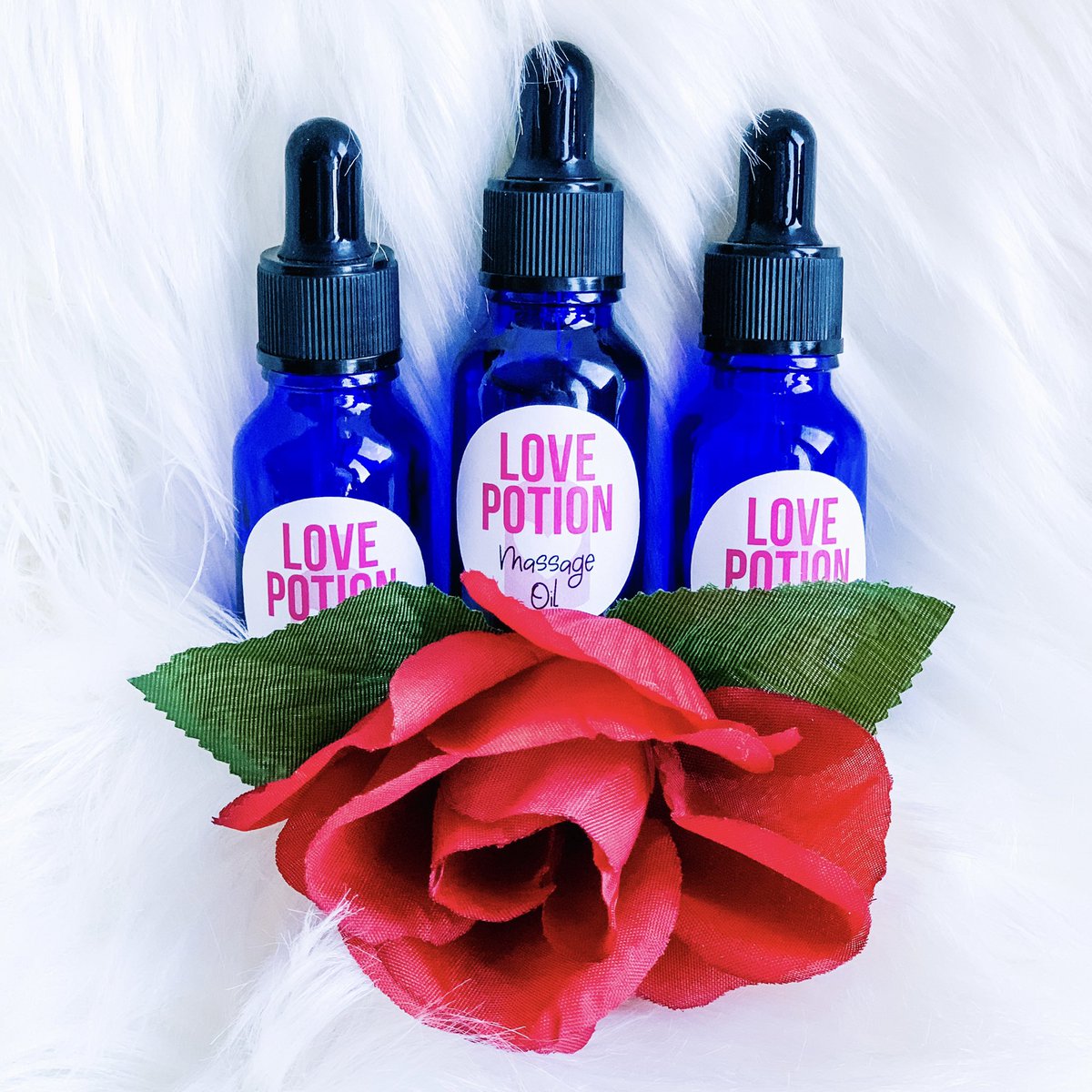 stellarsoaps's tweet image. 💗 Pink Sugar Body Polish: made with rose clay &amp;amp; lavender, lemon, &amp;amp; grapefruit EOs
💗 ATTRACT rollerball: love &amp;amp; good vibes only with rose, cedar wood, and jasmine EOs
💗 Love Potion Massage Oil: hydrating &amp;amp; soothing oil with the ATTRACT EO blend
💗 Raspberry &amp;amp; Vanilla bath bomb!