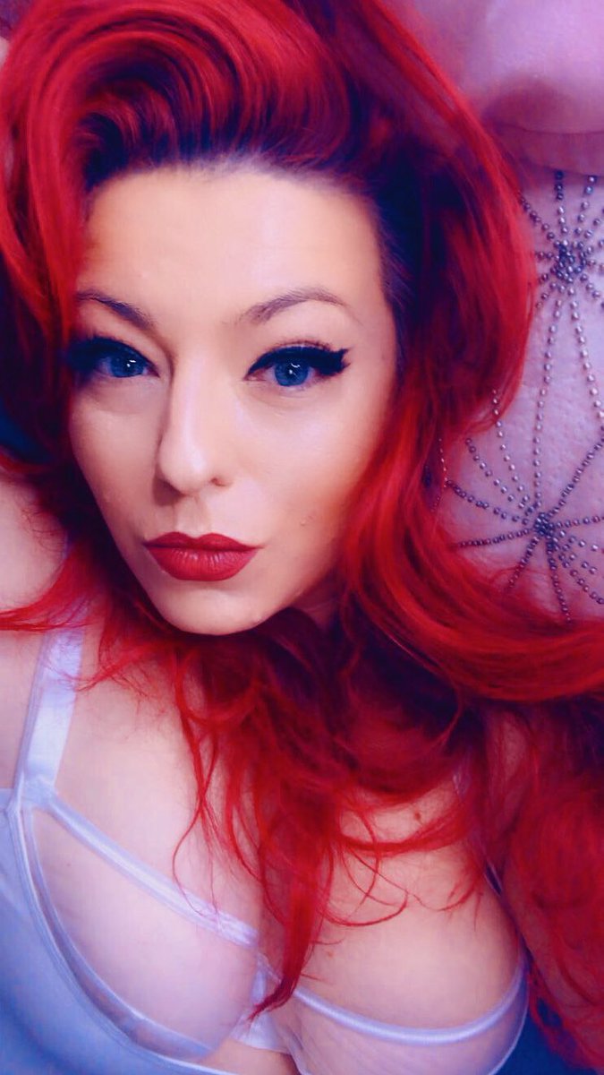 xenatiger's tweet photo. @stargazerbeauty #lovemyhair #magenta #Red #beautyful #beautifulhair #sexy #herhair #magentahair for all those who asked I use stargazer semi permanent hair dye in magenta xx https://t.co/k5K7tZ9g3o