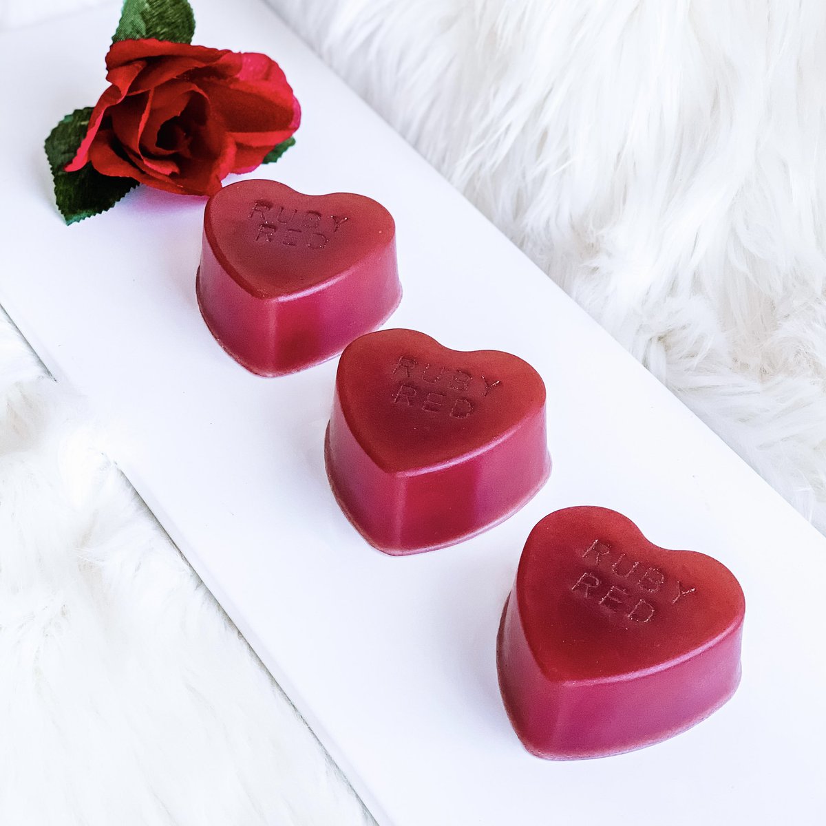 stellarsoaps's tweet image. 🌹 The FACIAL bar: the original favorite, floral edition
🌹 RUBY RED body bar: hydrating and sensual soap bar with rose &amp;amp; bergamot EOs
🌹 Rose Clay face mask: purify your skin with the best clay on earth &amp;amp; tea tree essential oil!