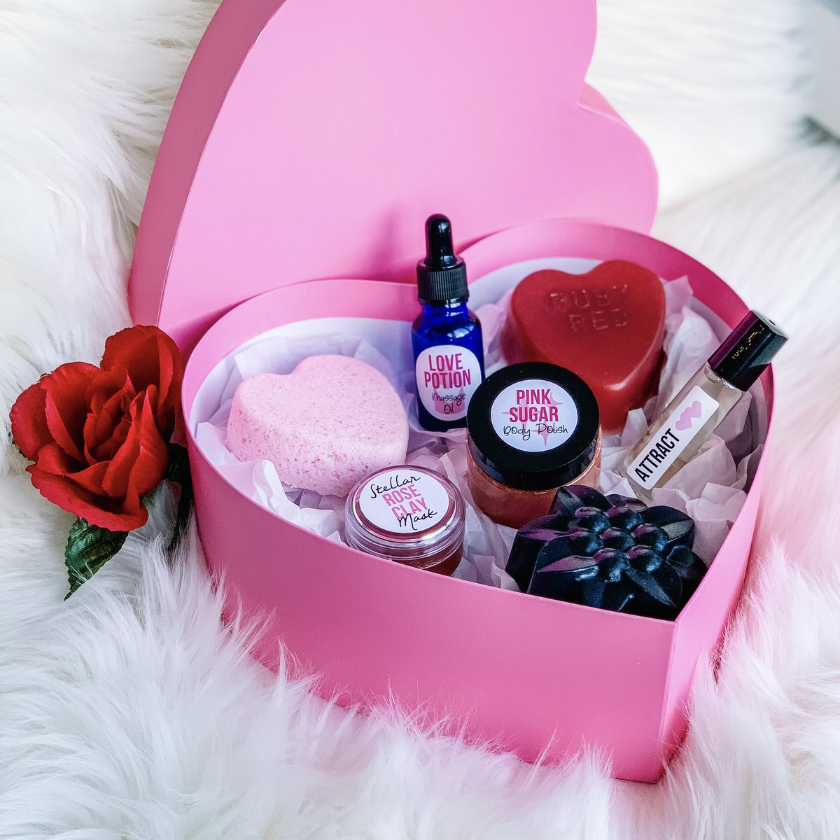stellarsoaps's tweet image. Today is the last day to order your Valentines box 📦 

Share with your partners &amp;amp; don’t forget to spoil your Galentines 💕