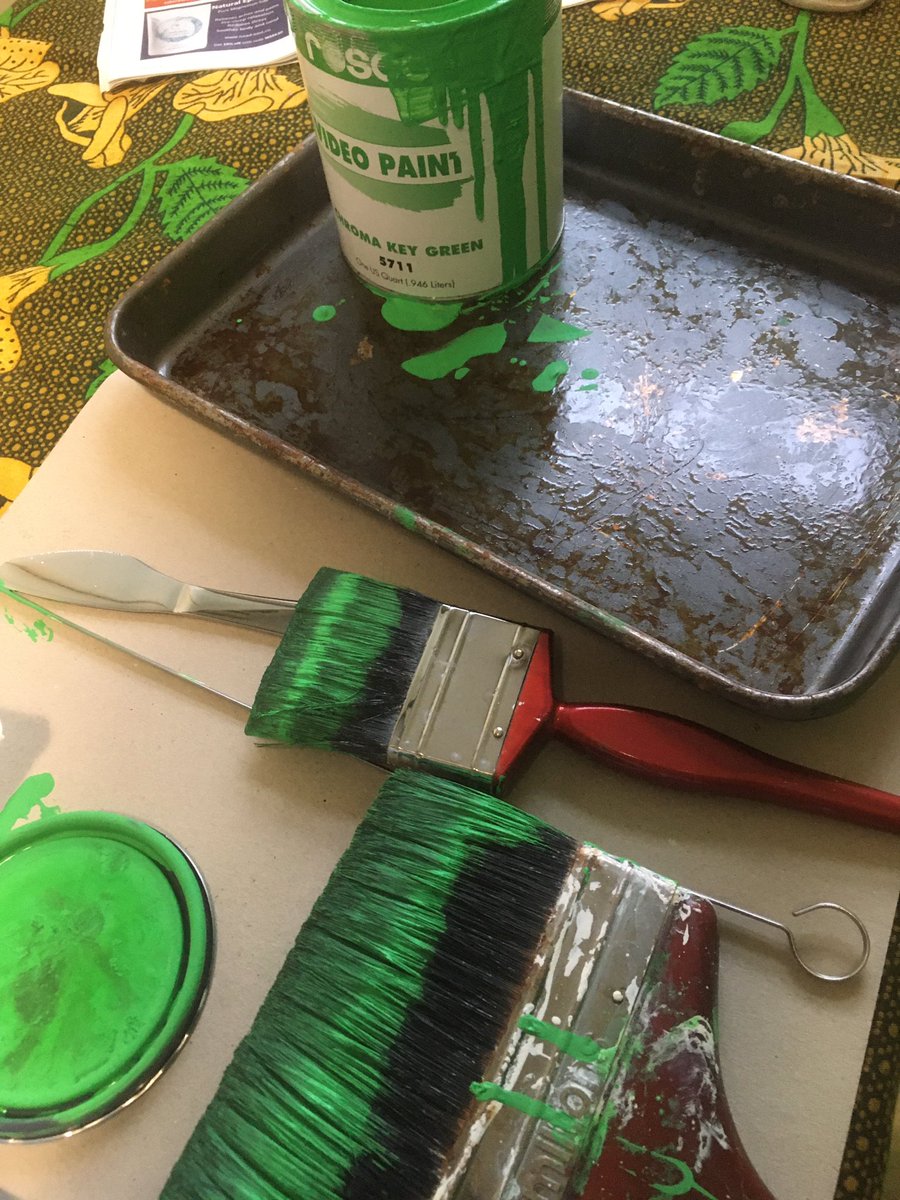 ClimateActuary's tweet image. #SundayDIY embracing #homeworker status by adding a green screen to my office.