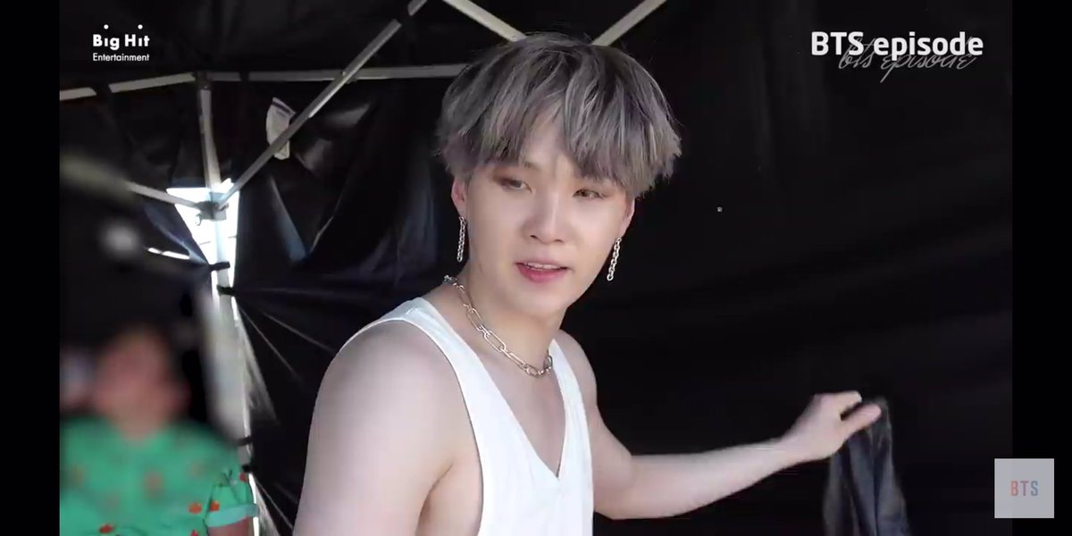 Yoongi in white shirts. A (too?) long thread. Remember, it can't hurt you