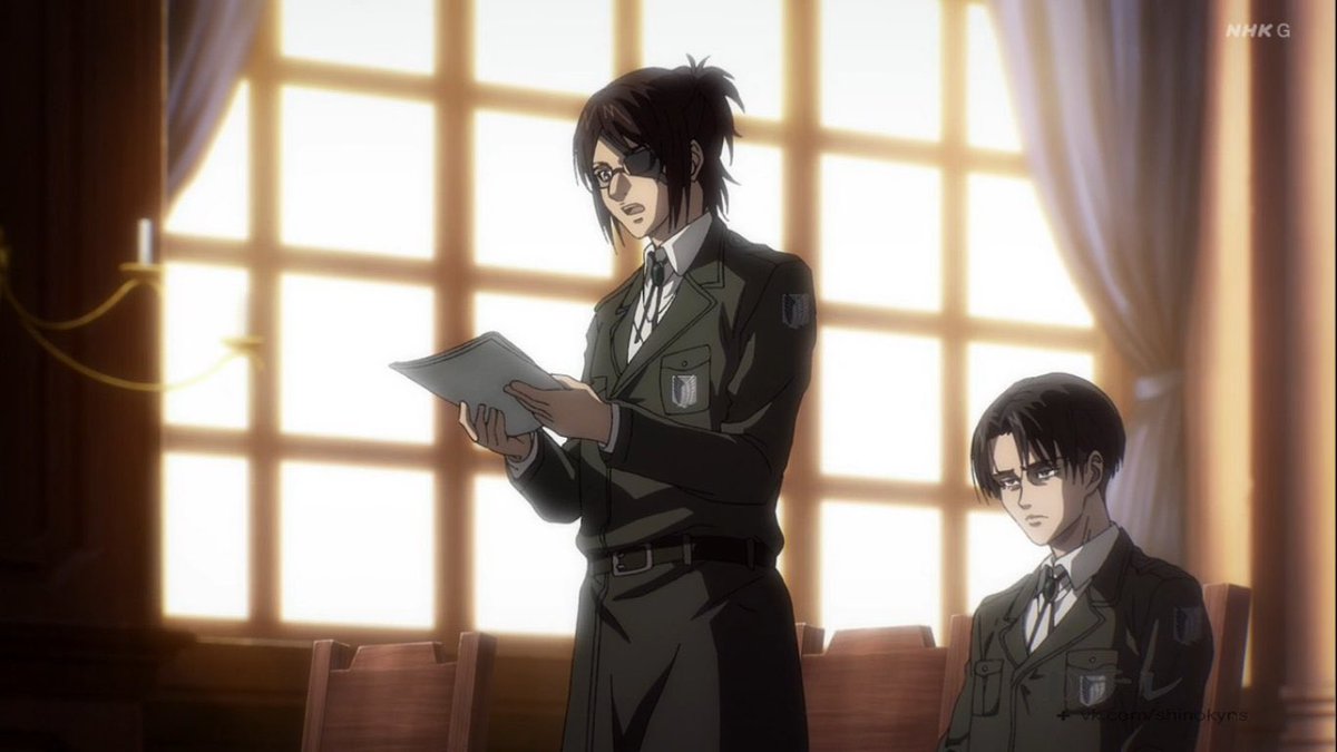 เก้าอี้ซ้ายสุดเป็นของเออร์วิน 

ใช่ค่ะ เราไม่มีเขาอยู่แล้ว แต่ก็ไม่ได้ให้ใครมาแทนที่