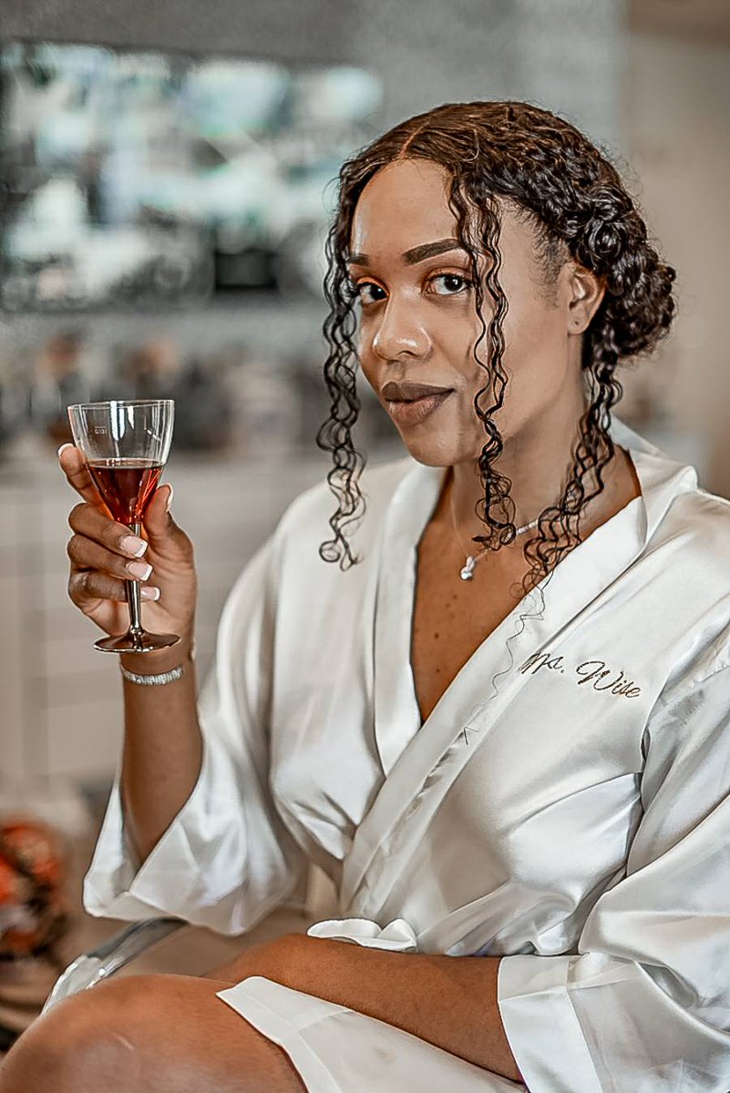 _hausofgrey's tweet photo. 💍 “Love makes your soul crawl out from its hiding place.” 
-
-
-
-
-
#blackbride #munaluchibride #wedding #bride #thecoordinatedbride #theknot #weddingsonpoint #blacklove #bellanaijaweddings  #luxurywedding #love #weddingplanner #africanwedding #events #aisleperfect #blackbrides https://t.co/6zUCmZvfID