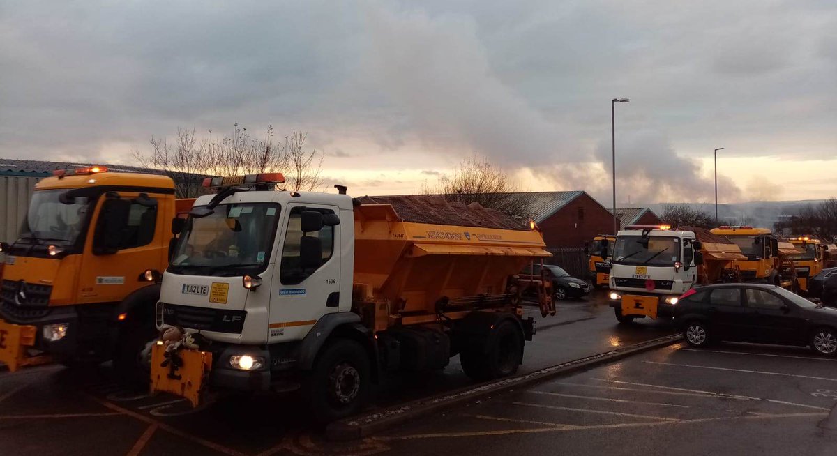 bradfordmdc's tweet photo. With freezing temperatures our gritting teams will be carrying out a precautionary grit at 4pm with night patrols from 7pm to monitor and grit overnight followed by a full grit at 5am. #KeepHome #StaySafe https://t.co/2k9xs6VTbC https://t.co/adbcntos9g