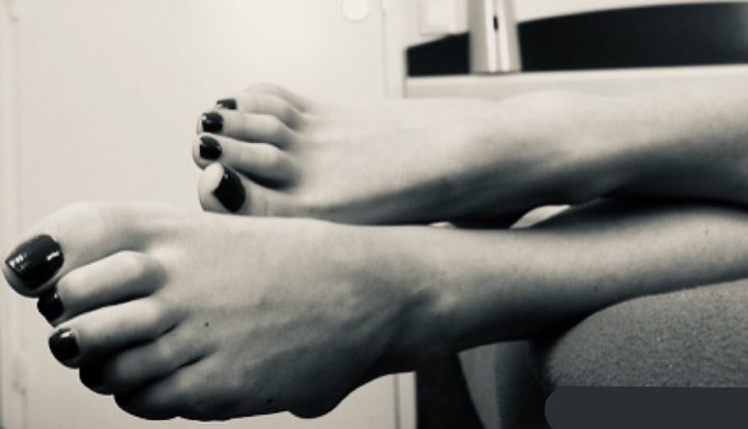 Early dawning, Sunday morning🥀☕️ lil bitch @ my feet?!👅💦 https://t.co/NrwQjfBxv8<a href="/tag/amywinehouse"class="tags"><span>#amywinehouse</span></a>