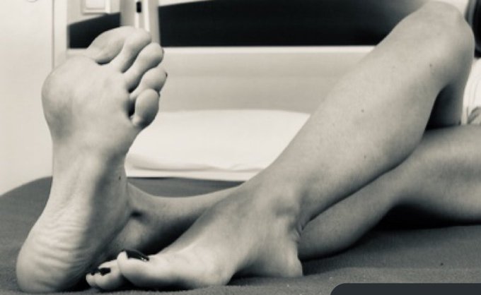 Early dawning, Sunday morning🥀☕️ lil bitch @ my feet?!👅💦 https://t.co/NrwQjfBxv8<a href="/tag/amywinehouse"class="tags"><span>#amywinehouse</span></a>