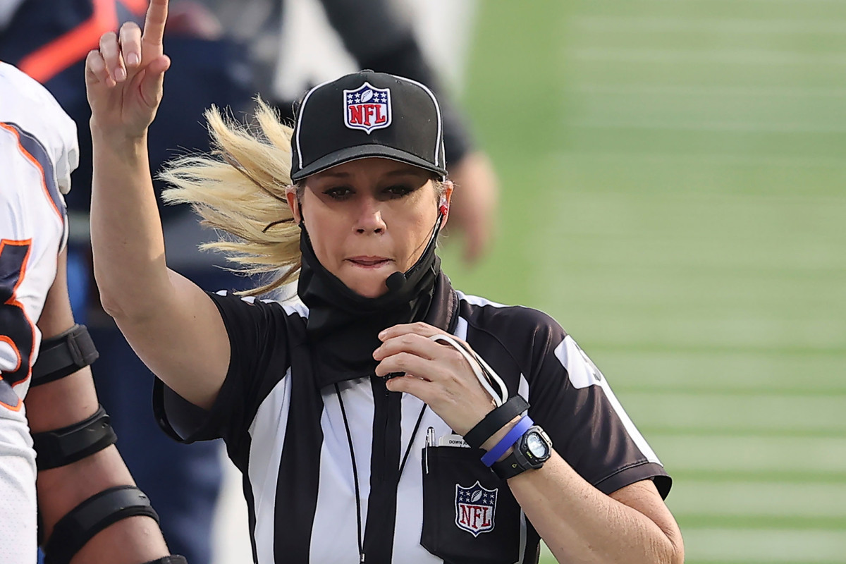Inside Sarah Thomas' path to become trailblazing Super Bowl official