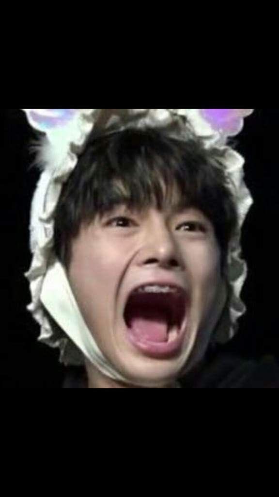 — jeongin being iconic; a happy birthday thread  #Straykids  #MaknaeINOnTopDay  #happyINday  #skz