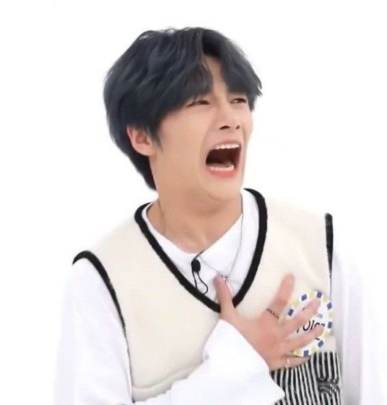 — jeongin being iconic; a happy birthday thread  #Straykids  #MaknaeINOnTopDay  #happyINday  #skz