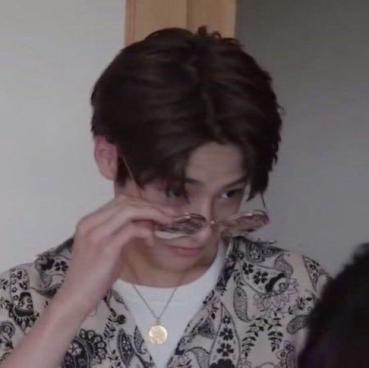 — jeongin being iconic; a happy birthday thread  #Straykids  #MaknaeINOnTopDay  #happyINday  #skz