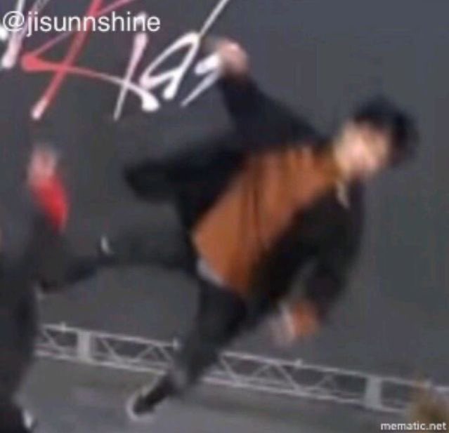 — jeongin being iconic; a happy birthday thread  #Straykids  #MaknaeINOnTopDay  #happyINday  #skz