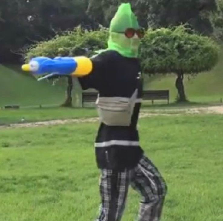 — jeongin being iconic; a happy birthday thread  #Straykids  #MaknaeINOnTopDay  #happyINday  #skz