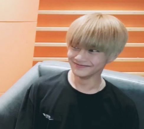 — jeongin being iconic; a happy birthday thread  #Straykids  #MaknaeINOnTopDay  #happyINday  #skz