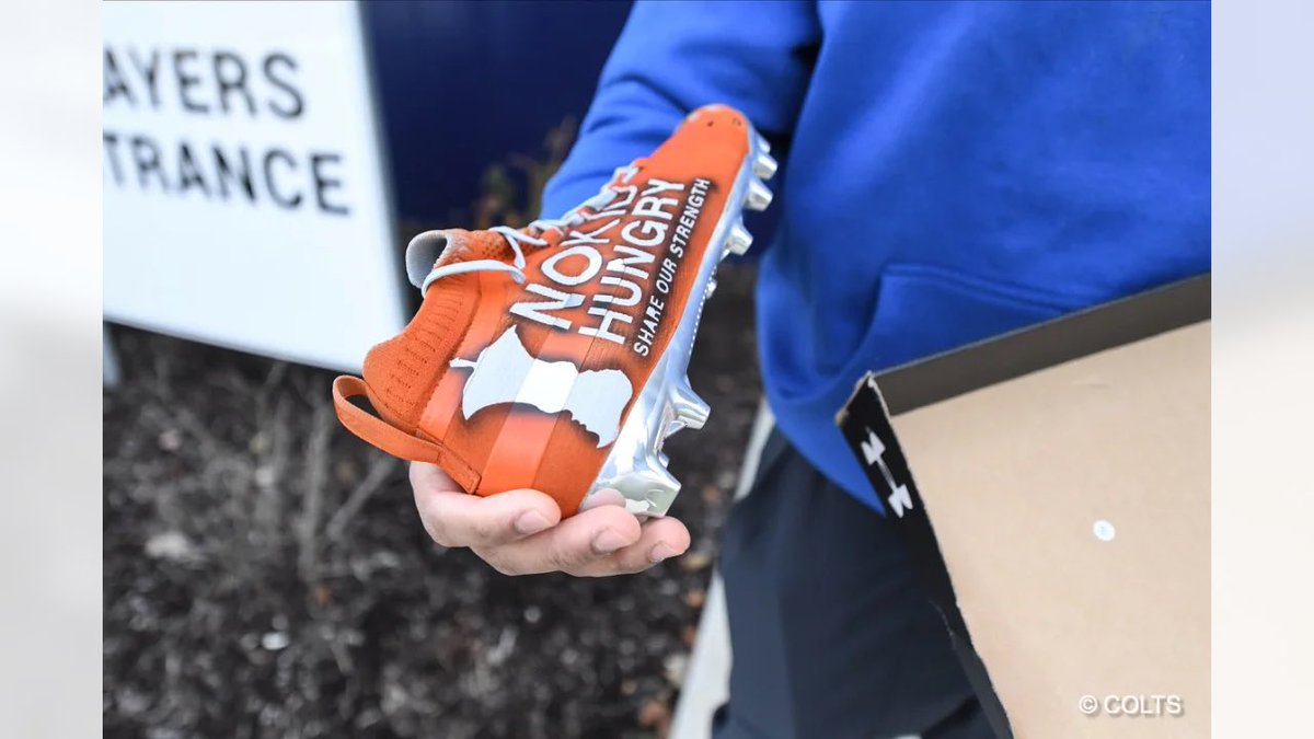 As you settle in to watch the #SuperBowlLV, take time to learn how athletes like <a href="/YannickNgakoue/">Yannick Ngakoue</a> @Saquon <a href="/JayT23/">Jonathan Taylor</a> <a href="/runVhunger/">Run Against Hunger</a> @Trevorlawrencee and <a href="/marissa_mowry/">marissa mowry</a> have supported #NoKidHungry during this challenging time. 👉 bit.ly/3oVRXny

📸 via Indianapolis Colts