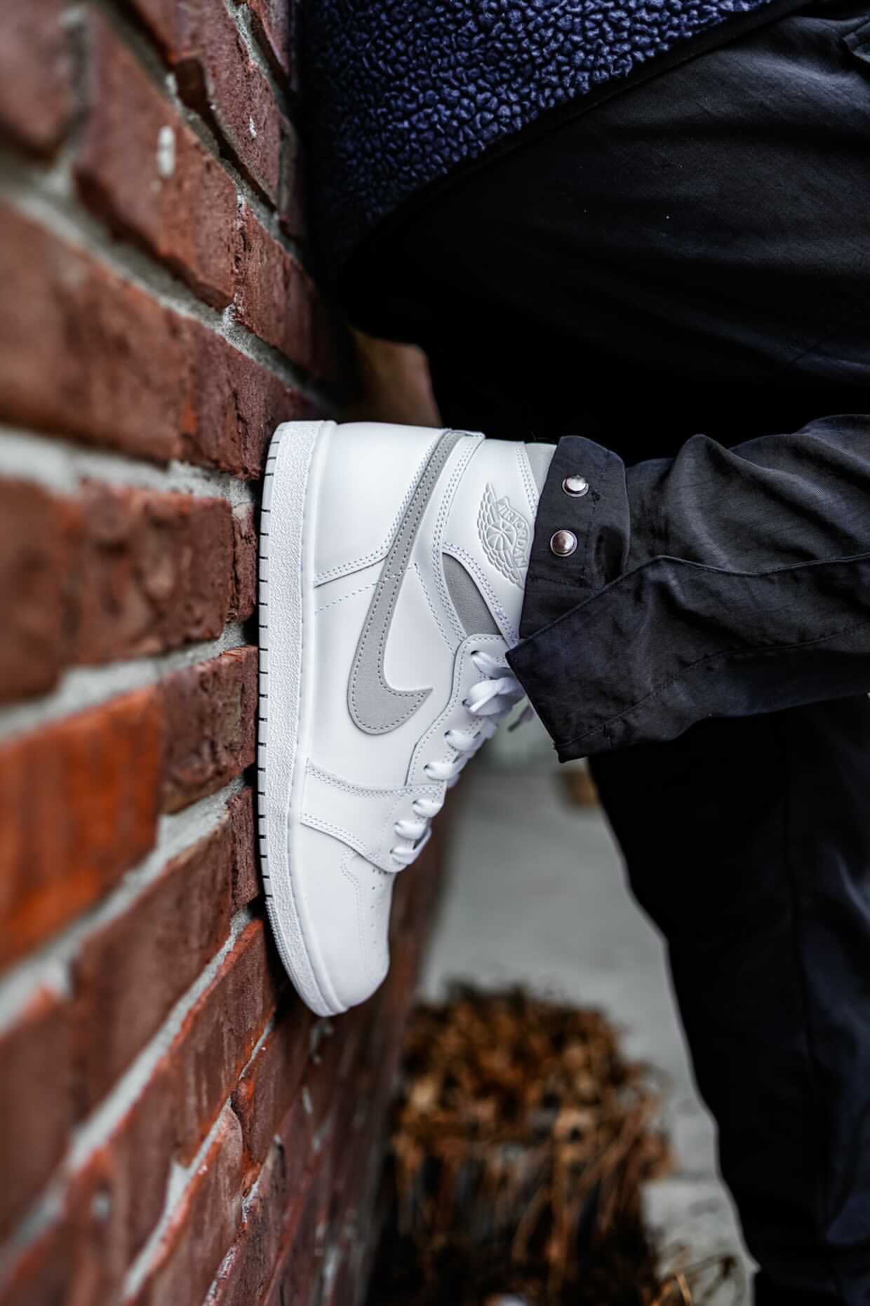 Aviator on X just elliott with some detailed on foot shots Early access dropped last week be prepared for the full launch on the 10th Also releasing in GS sizing. Air Jordan 1