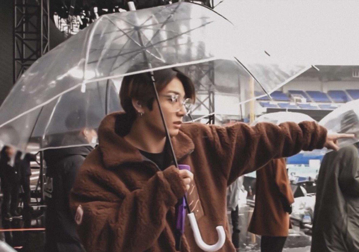 seokjinchim's tweet photo. : Jungkook wit glasses 🤎 https://t.co/51dLGcLcWg