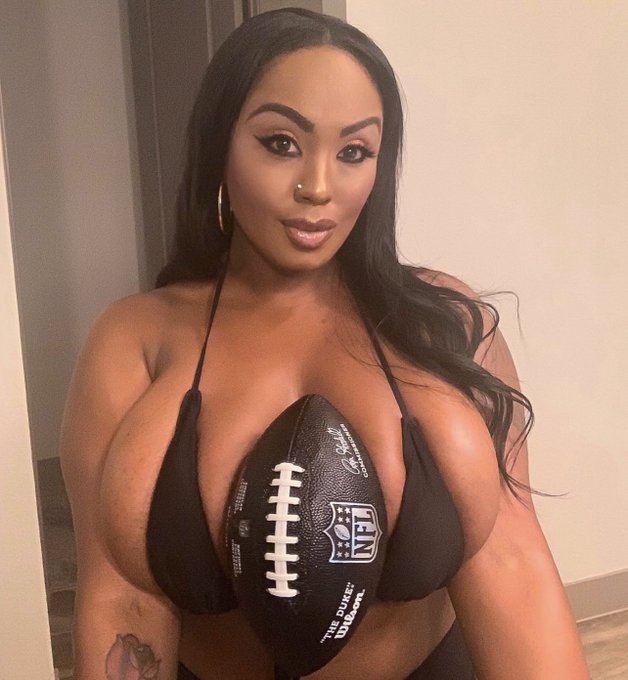 It&rsquo;s Super Bowl Sunday 🏈🏈🏈 who y&rsquo;all got ? https://t.co/NW85viVuT5 😘 #nfl #football #superbowl #sunday<a href="/tag/nfl"class="tags"><span>#nfl</span></a><a href="/tag/football"class="tags"><span>#football</span></a><a href="/tag/sunday"class="tags"><span>#sunday</span></a><a href="/tag/superbowl"class="tags"><span>#superbowl</span></a>