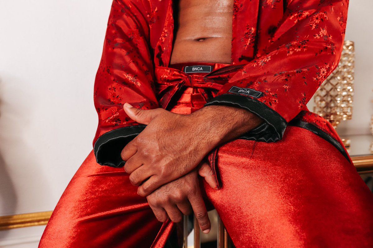 lipsredcensored's tweet photo. My first menswear collection. It’s called Choc 🍫🔥✂️🖤 It’ll have loungewear for men including robes, boxer sets, thermals, and my first logo tee. I’ll be dropping friday 🥰 https://t.co/w5ojkuz85e